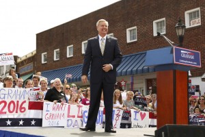 Republican presidential candidate U.S. Senator Lindsey Graham arrives onstage to formally announce his campaign for the 2016 Republican presidential nomination in Central, South Carolina June 1, 2015.  REUTERS/Christopher Aluka Berry